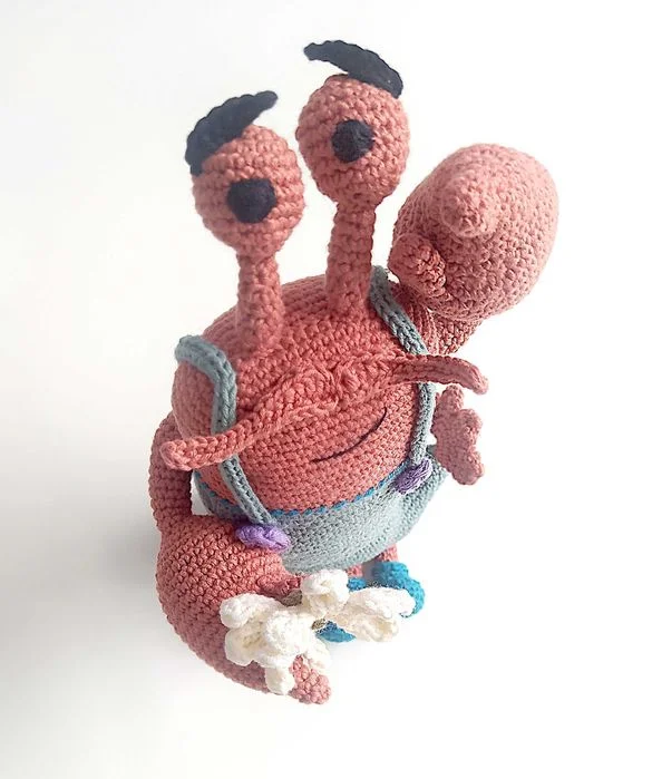Szydełkowy krab — maskotka handmade