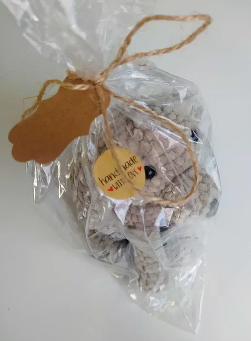 Szydełkowy piesek — miękka maskotka handmade — zdjęcie 3