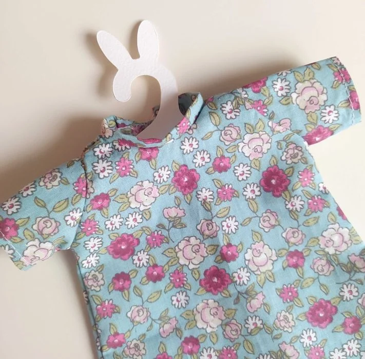 Sukienka kwiatowa dla lalki — seria Luna Lapin